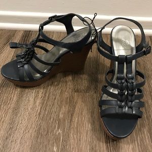 Sbicca Navy blue wedge size 8